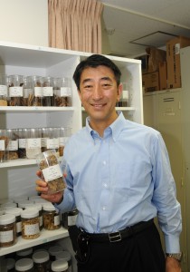 脱中国産・ジャパン・ブランドの高品質漢方薬をつくれ! /慶応大学付属病院漢方医学センター渡辺賢治教授