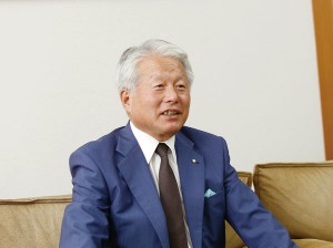 笠岡信用組合 – 業界トップクラスの業績を誇る〝かさしん〟の、地域密着型経営スタイルを追う