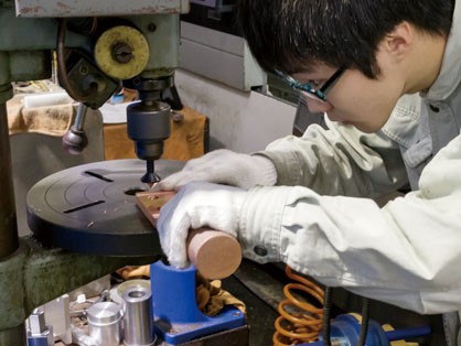 株式会社極東精機製作所 – デュアルシステム実習期間中、どのようなカリキュラムを組んでいるのか。その一日に密着！