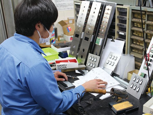 株式会社オリエンタル工芸社 – 学生たちを惹きつけるのは“スモール・メーカー”としての気概