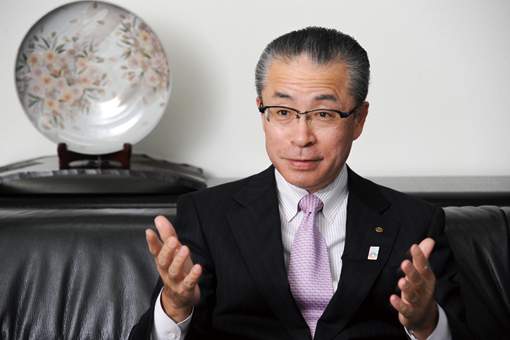 株式会社ルケオ ‐ レンズに曇りなし・辛苦の体験が育んだ先手先手の経営哲学