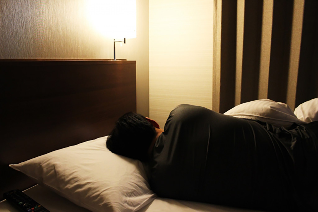 近藤陽一（医学博士）- 眠れない！には、秋も冬も    体温低下が効 果的!?〝間違いだらけの眠り方〟に警鐘を鳴らす