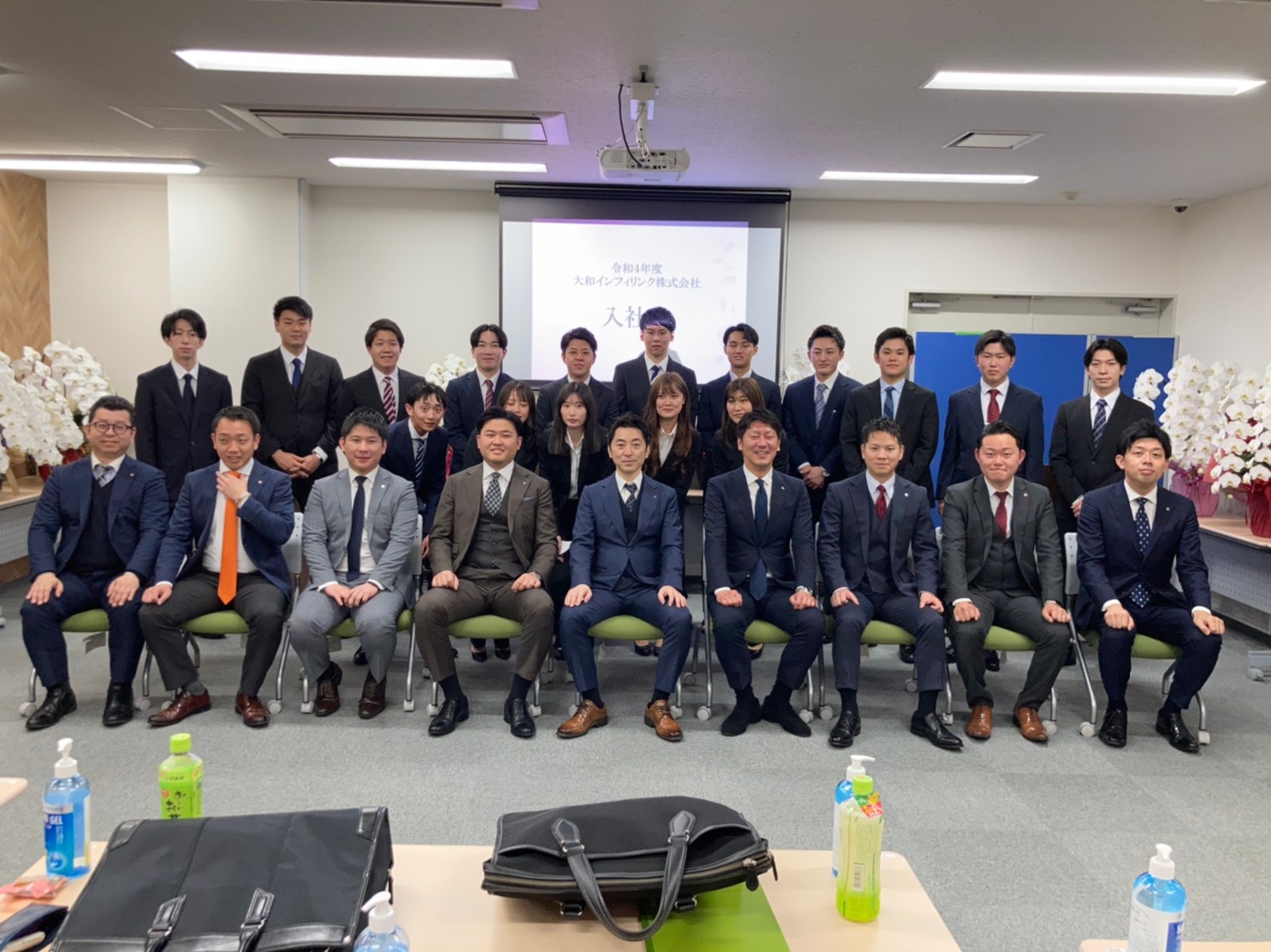 目の前の数字を追わないことが飛躍的に成長した秘訣。  顧客感動力と人材教育力で未来を拓く。